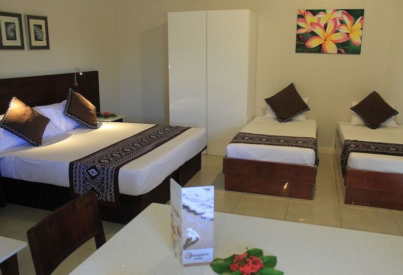 패밀리 스위트, Smugglers Cove Beach Resort &
