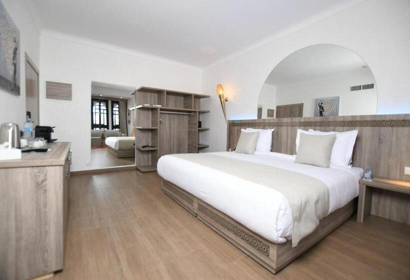 اتاق استاندارد, 555 Hotel Clubbing Adults Only
