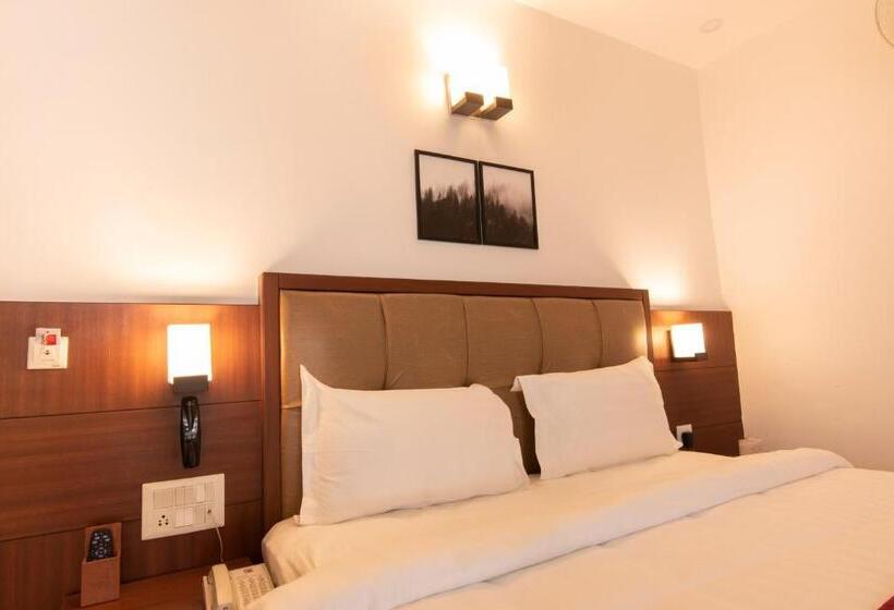스탠다드 룸 킹사이즈 침대, Himalayan Splendour Resort