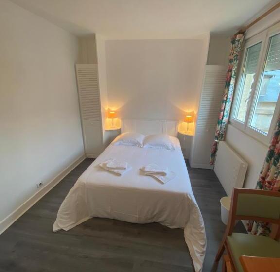 Номер Стандарт, Hôtel Les Remparts