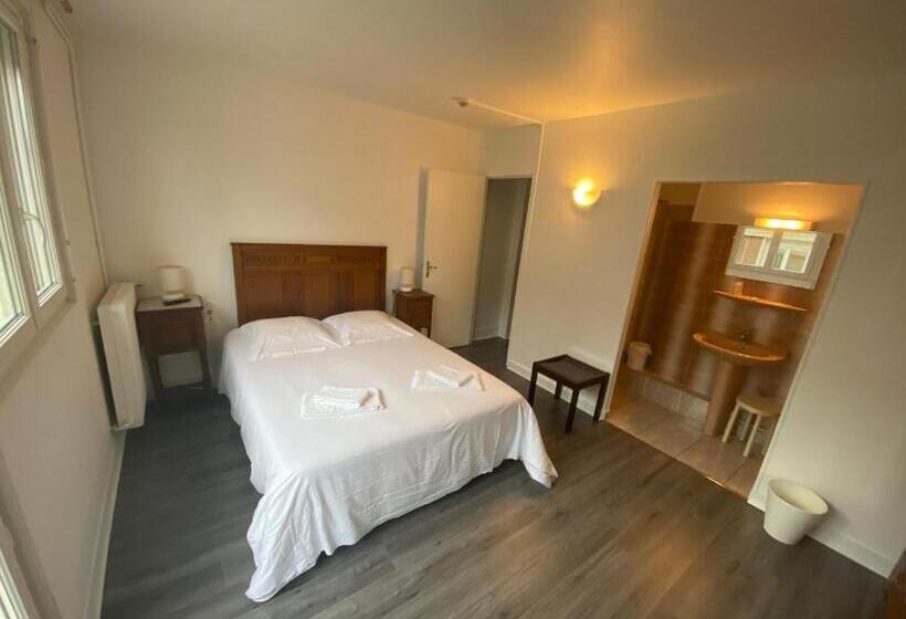 Номер Стандарт, Hôtel Les Remparts