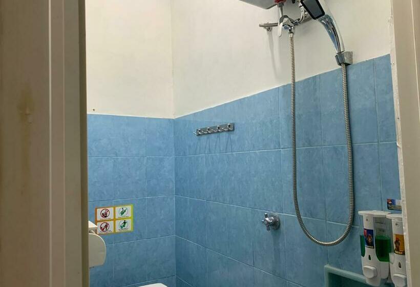 Номер Стандарт, Reddoorz Near Gembira Loka Zoo 3