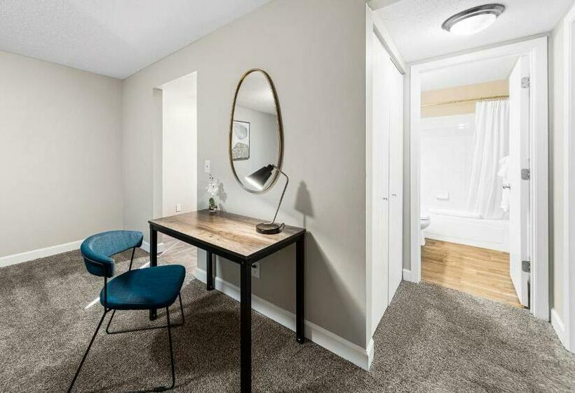 Apartamento 2 Quartos, Kasa Downtown South Bend
