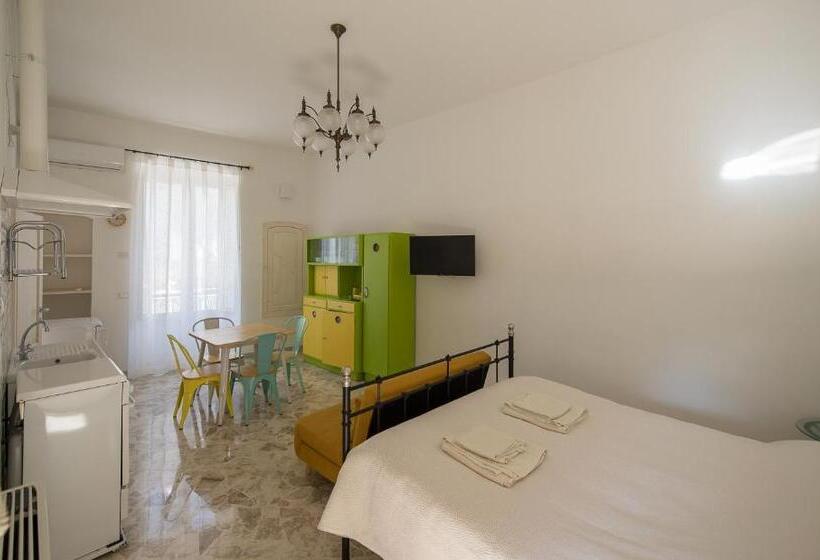 Семейный Номер, Ai Cappuccini Guest House