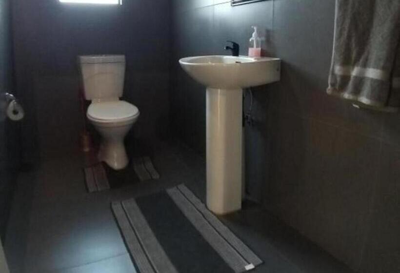 Вилла с 1 спальней и бассейном, Vaal Marina Resort