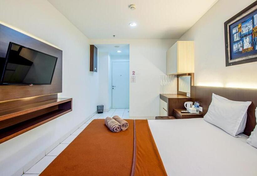 Номер Superior, Skyview Sentul Tower Apartments