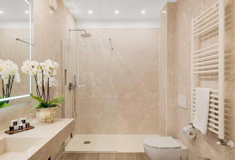 جناح مزود بجاكوزى, Luxury Dreams