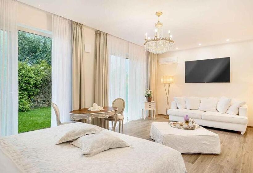 جناح مزود بجاكوزى, Luxury Dreams