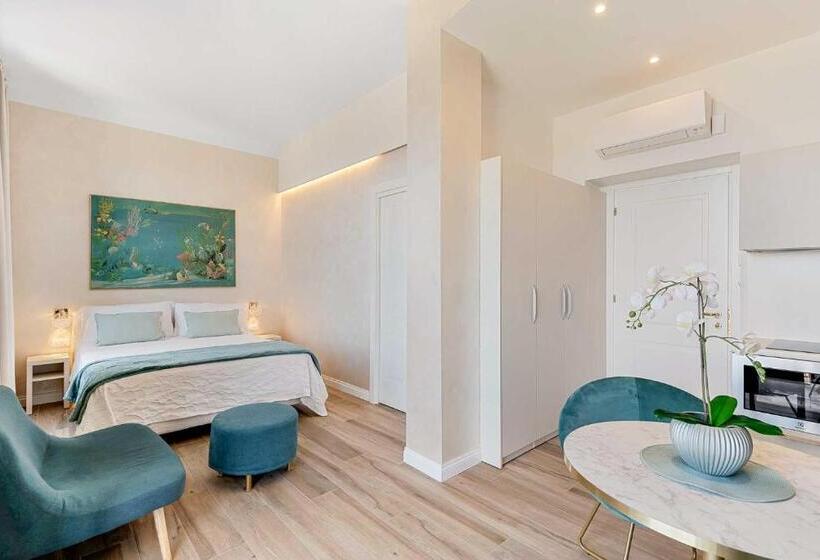 إستوديو قياسى مطل على البحر, Luxury Dreams