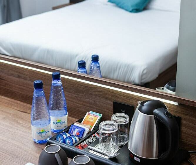 اتاق استاندارد با چشم‌انداز استخر, Bora Bora Ibiza Malta Resort - Music Hotel - Adults Only