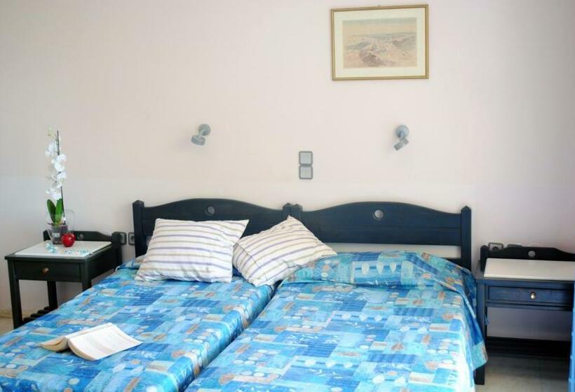 استودیوی استاندارد, Marita's Apartments