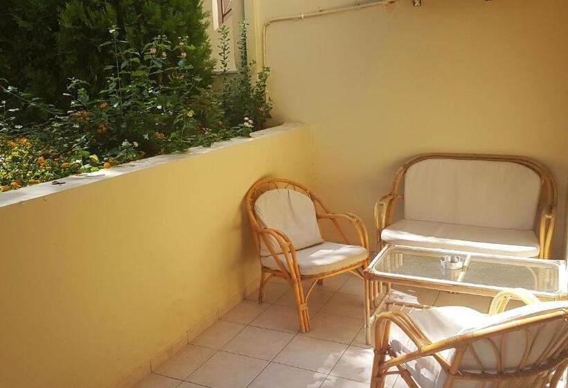 آپارتمان 1 خوابه اینتریور, Marita's Apartments