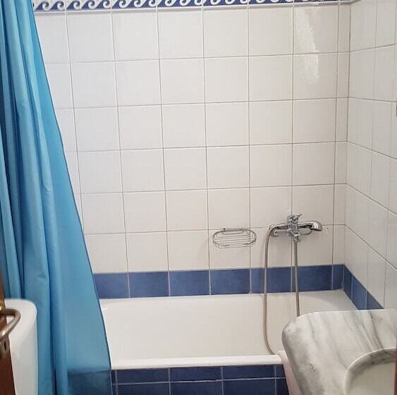 آپارتمان 1 خوابه اینتریور, Marita's Apartments