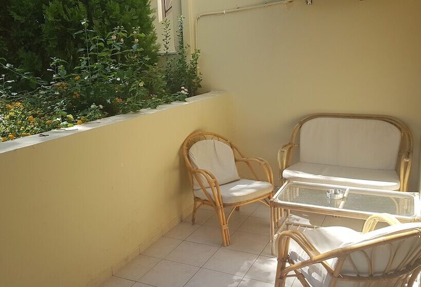آپارتمان 1 خوابه اینتریور, Marita's Apartments