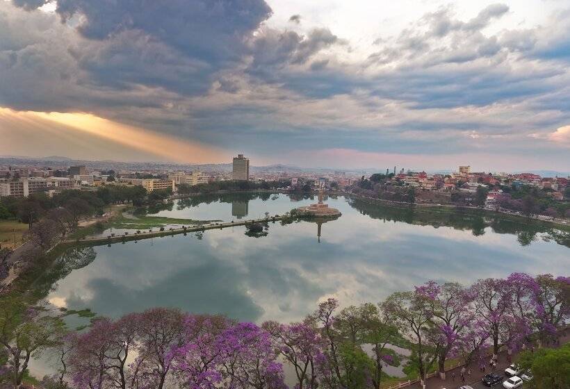 سوئیت کلاب, Carlton Madagascar