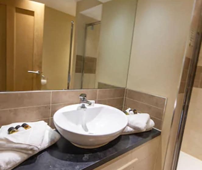 Номер Стандарт, Great Hallingbury Manor & Lodges