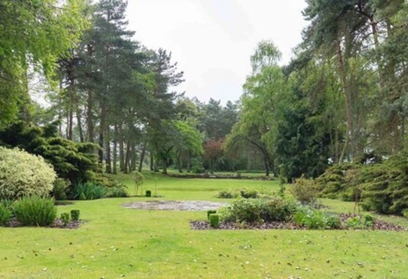 Номер Стандарт, Great Hallingbury Manor & Lodges
