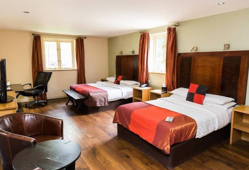 Семейный Номер, Great Hallingbury Manor & Lodges