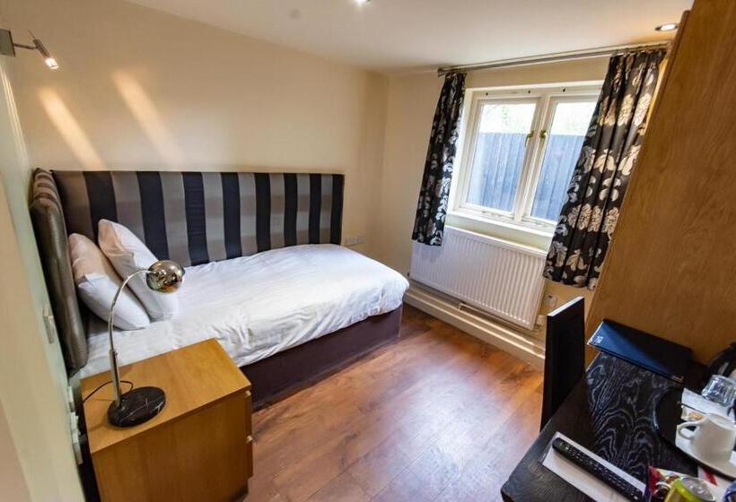 Индивидуальный Номер Классика, Great Hallingbury Manor & Lodges