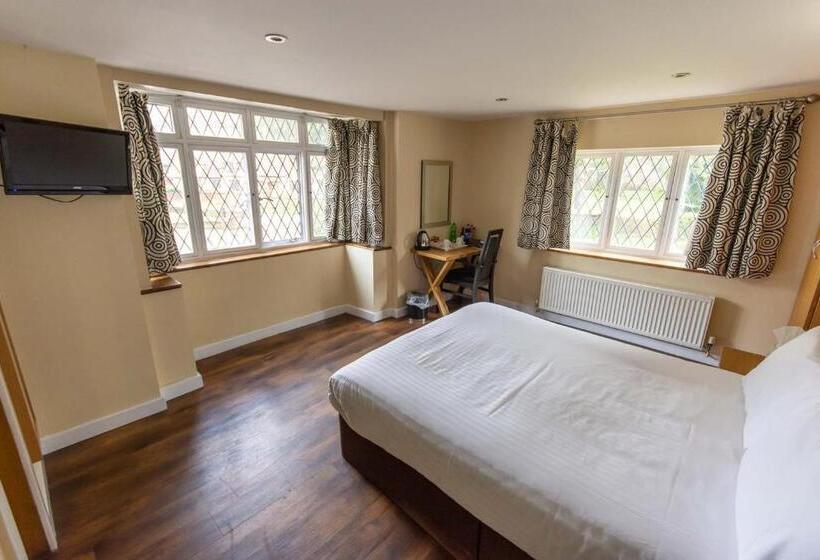 Номер Стандарт, Great Hallingbury Manor & Lodges