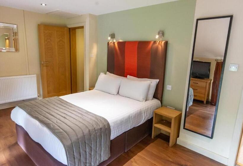 Семейный Номер, Great Hallingbury Manor & Lodges