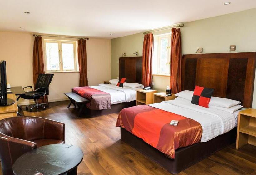 Семейный Номер, Great Hallingbury Manor & Lodges