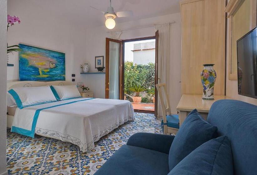 Трехместный Номер Стандарт Вид на Сад, Villa Maria