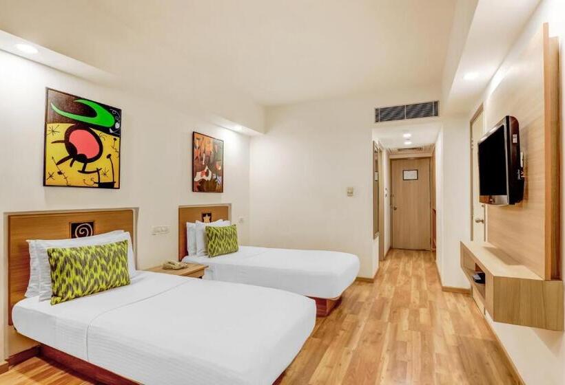 Номер бизнес-класса, Lemon Tree Hotel, Ahmedabad