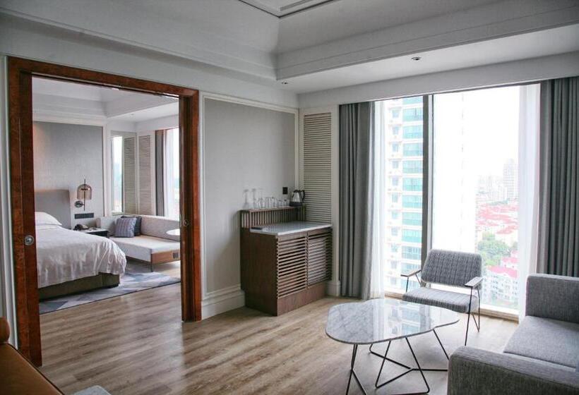 Suite Deluxe Cama King, Sheraton Shanghai Pudong Riverside