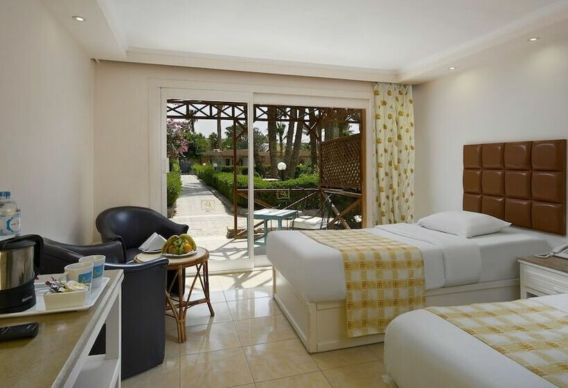 اتاق استاندارد با چشم‌انداز باغ, Giftun Azur Resort