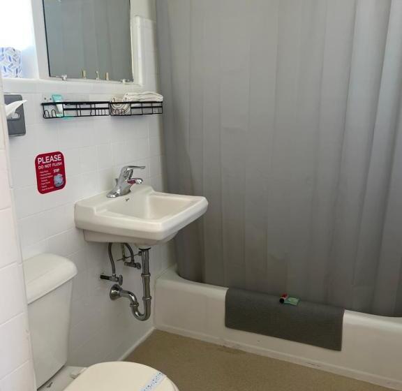 스탠다드 룸, Midtown Inn & Suites