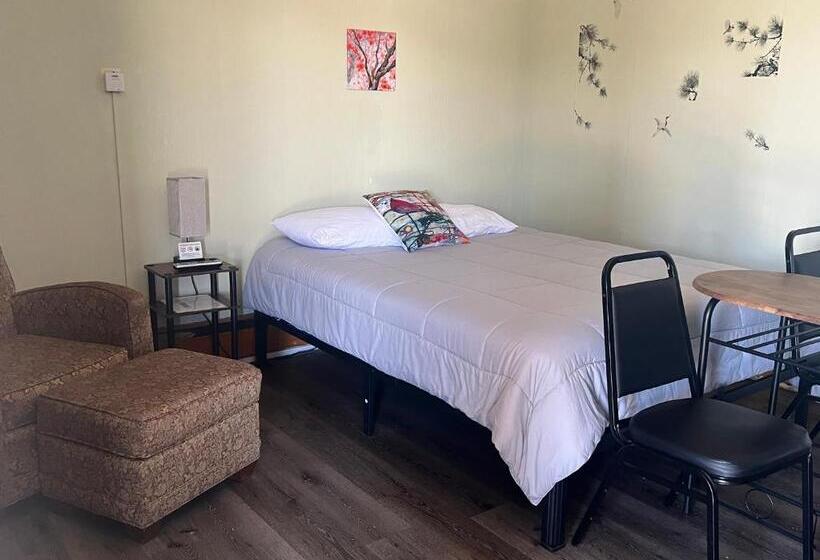 스탠다드 룸, Midtown Inn & Suites