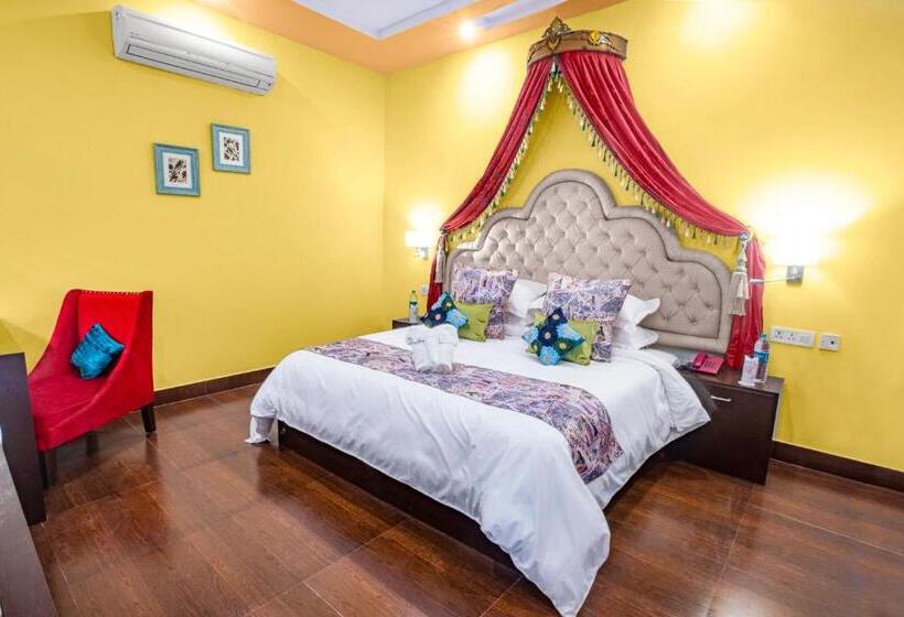 سوییت با استخر, The Neeraj River Forest Resort Ayurvedic Wellness Center