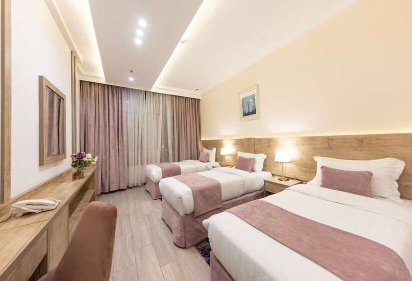 Family Suite, 21