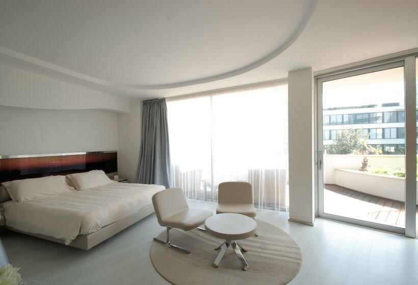 Полулюкс, Waldorf  Premier Resort