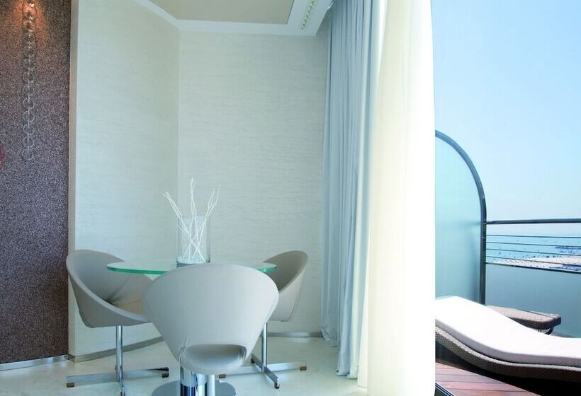 Люкс Deluxe Вид на Море, Waldorf  Premier Resort
