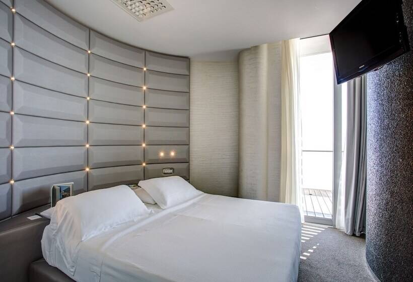 Люкс Deluxe 2 Спальни, Waldorf  Premier Resort