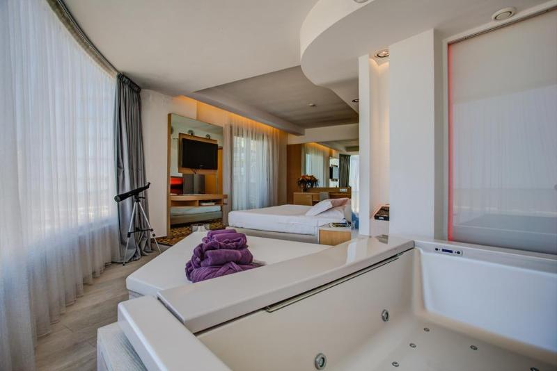 Полулюкс Президентский, Waldorf  Premier Resort