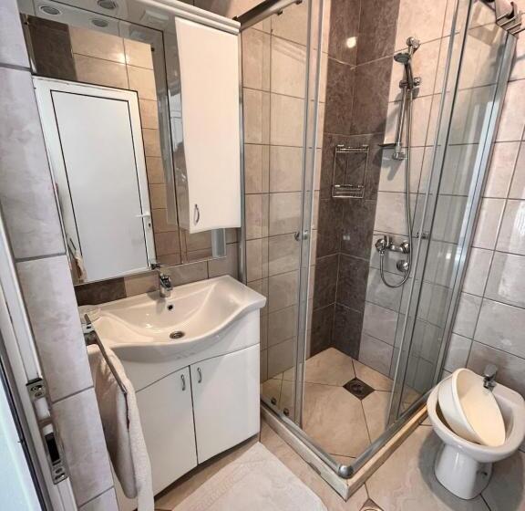 آپارتمان 1 خوابه با چشم‌انداز دریا, Apartments Apartmani Bojana