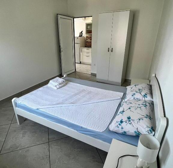 آپارتمان 1 خوابه با چشم‌انداز, Apartments Apartmani Bojana