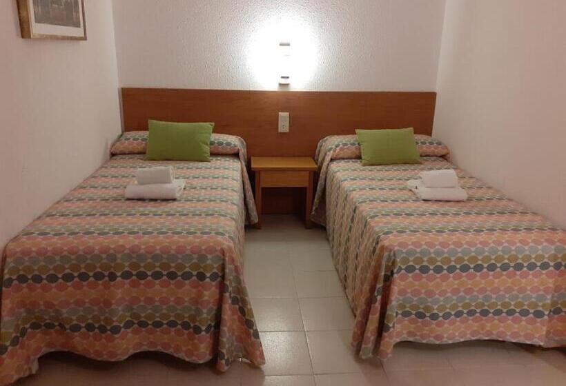 إستديو قياسى مطل على حمام السباحة, Aparthotel Golf Beach