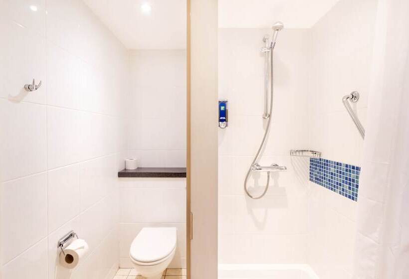 Номер Стандарт, Holiday Inn Express Dundee, An Ihg