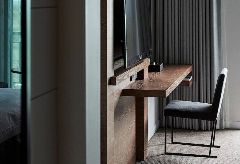 Номер Deluxe, The Suites Hotel Jeju
