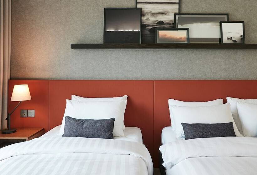 Семейный Номер Deluxe, The Suites Hotel Jeju
