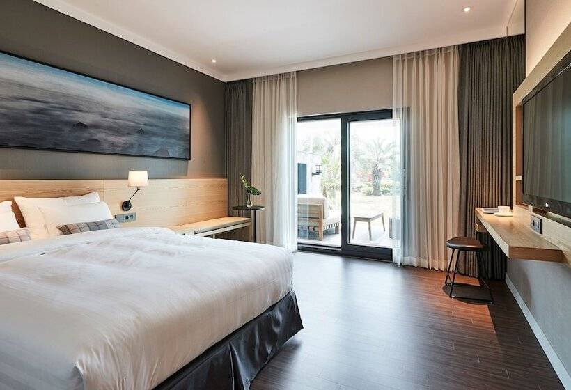 Семейный Номер, The Suites Hotel Jeju
