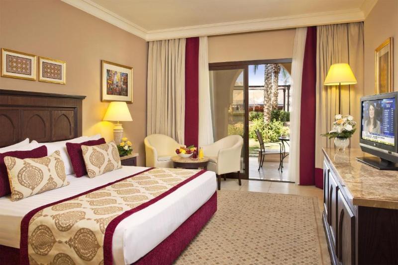 Номер Стандарт Вид на Бассейн, Miramar Al Aqah Beach Resort