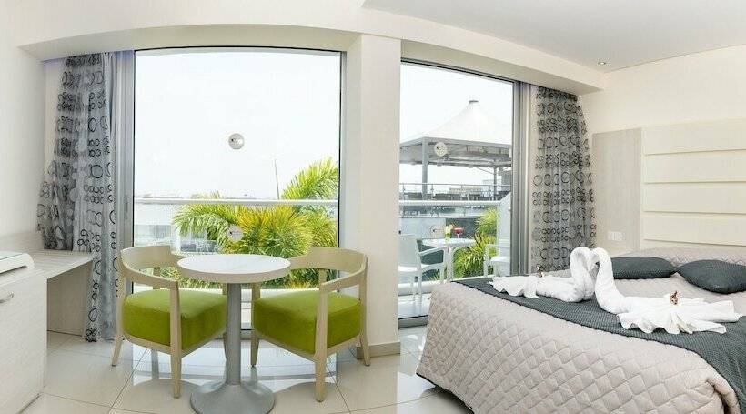 Номер Стандарт Вид на Бассейн, Tasia Maris Oasis