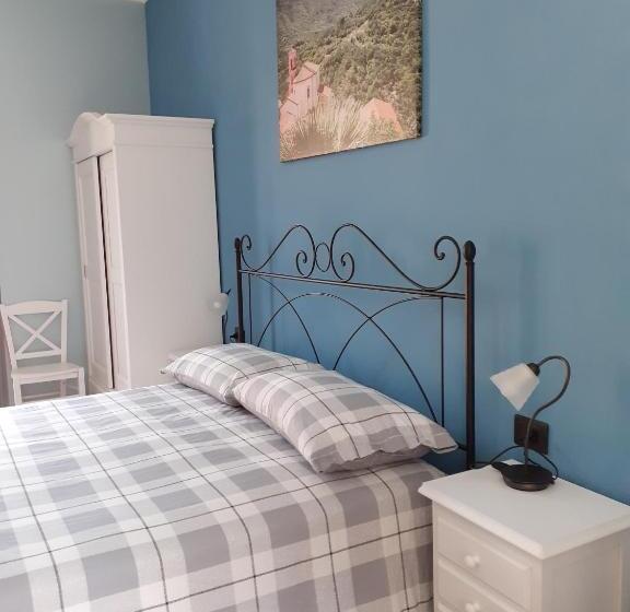 اتاق لوکس با بالکن, B&b Borgo Revelia