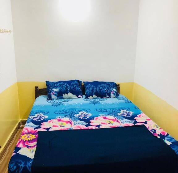 اتاق اکونومی, Blue Waves Guest House