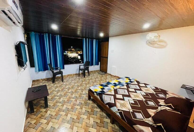 اتاق استاندارد با تراس, Blue Waves Guest House
